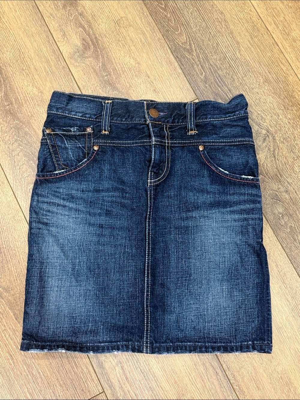 LEVI’S LADY STYLE  Blue denim skirt, size S